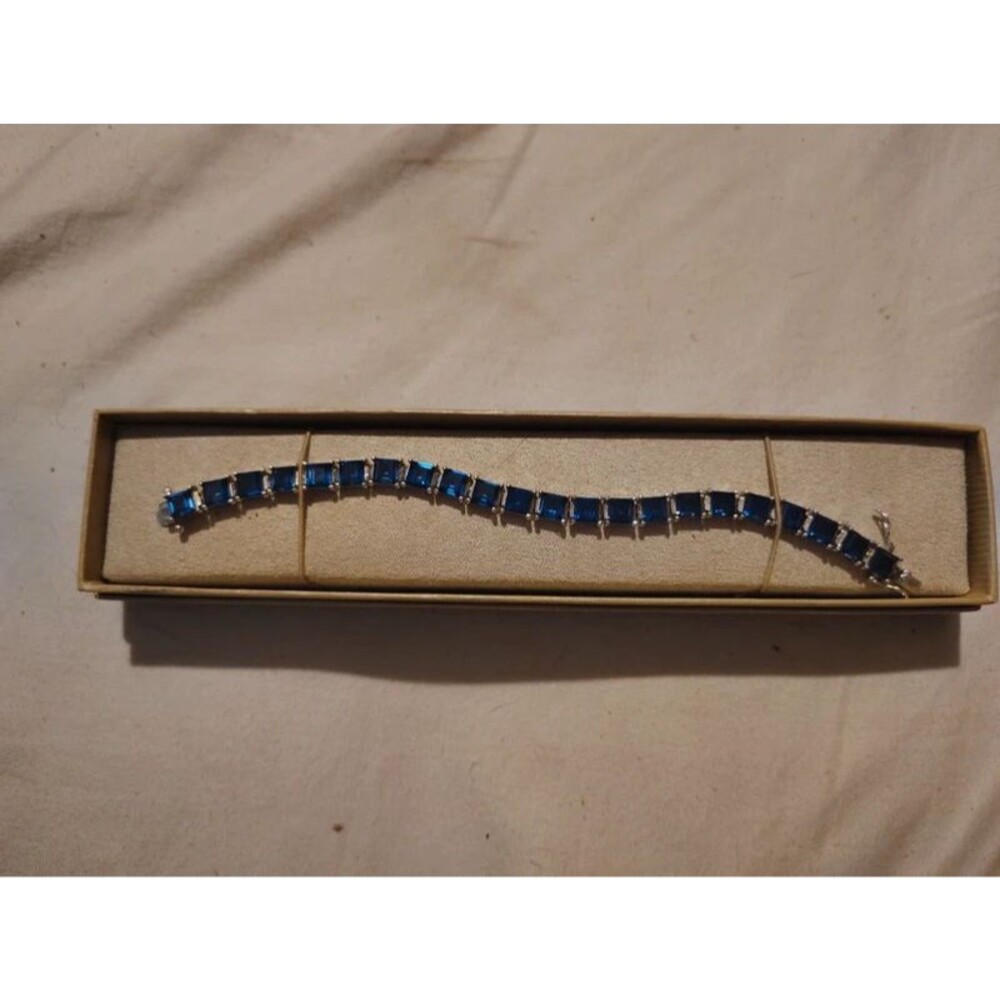 Sterling silver and blue sapphire bracelet 8in